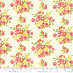 Mama's Cottage - Tablecloth Pineapple - 1 Cut FQ