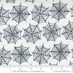 Holiday Essentials - Halloween - Spiderwebs Ghost